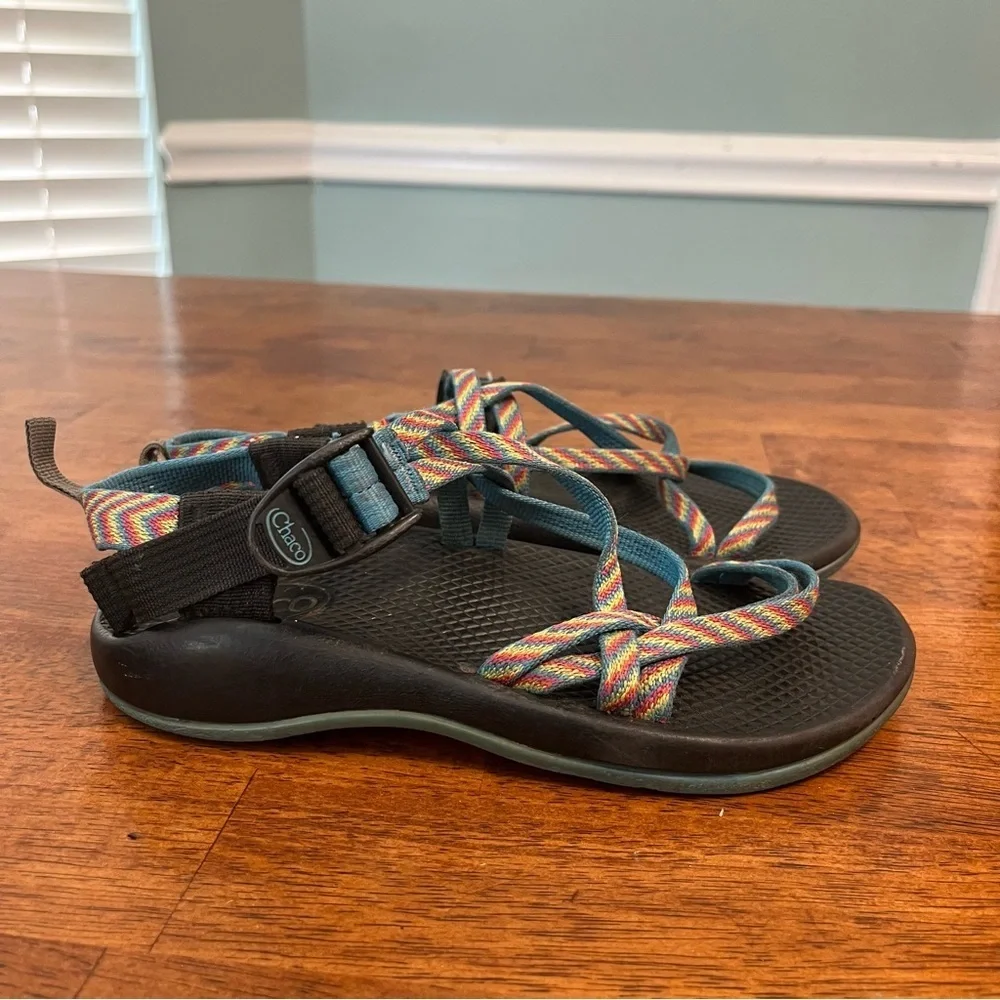 Kids Chacos blue rainbow Colorful Strappy Sandals size 3